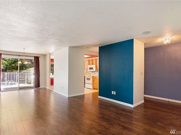 2nd image of 3555 Surrey Ct SE