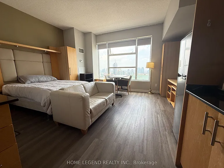 1 King St S #2705 — Photo 9