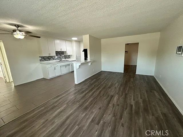 685 E Vista Chino #A — Photo 16