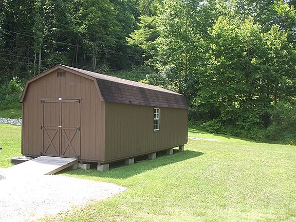 5th image of 143 Honeysuckle Ln