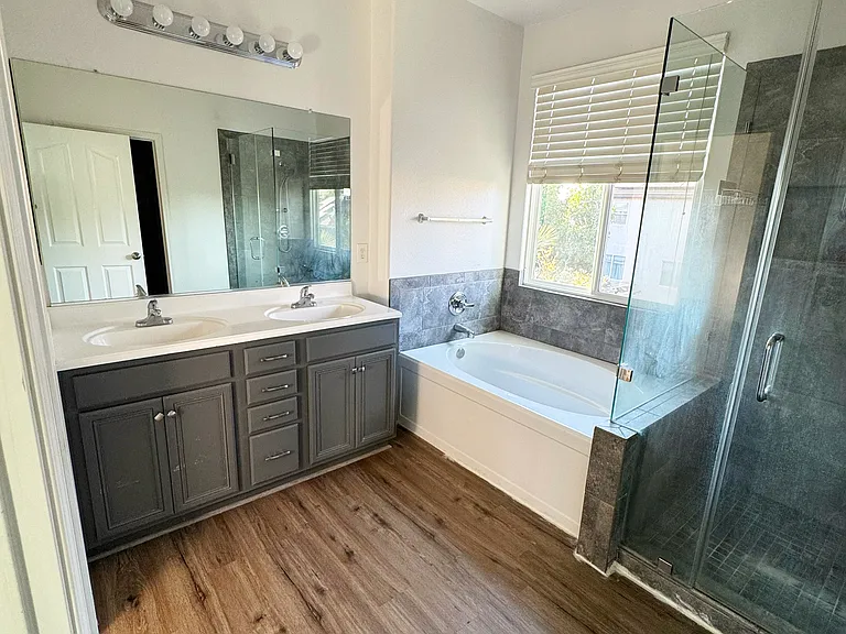 1421 Croydon Ct — Photo 13