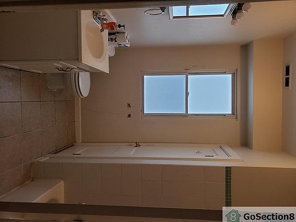 4th image of 6940 S Artesian Ave #2