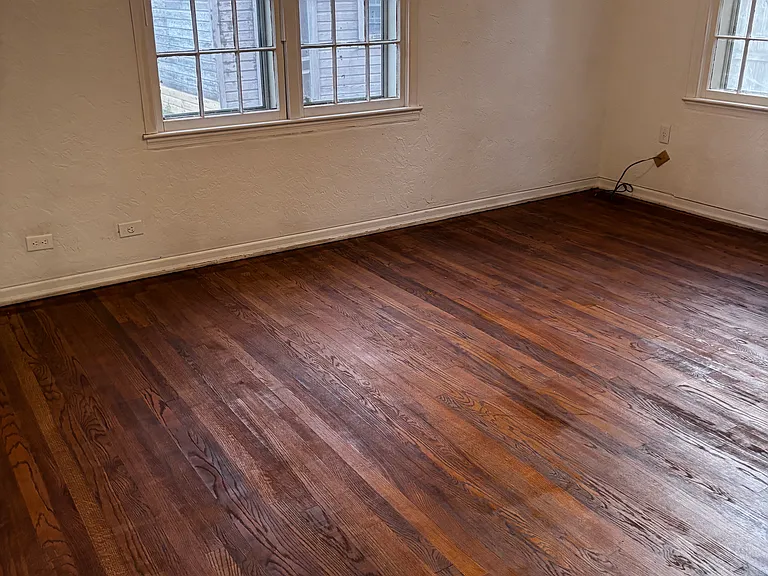 1037 W Hickory Ave — Photo 3
