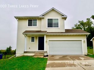 7009 Three Lakes Pkwy, Des Moines, IA 50320