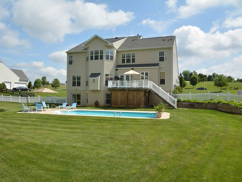 1st image of 6916 Mill Valley Dr