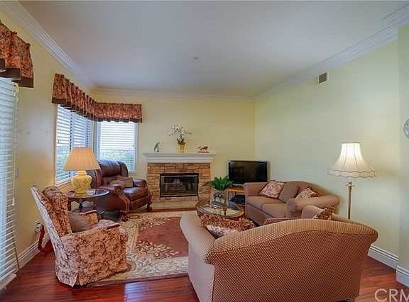 5th image of 1371 Canterbury Ln