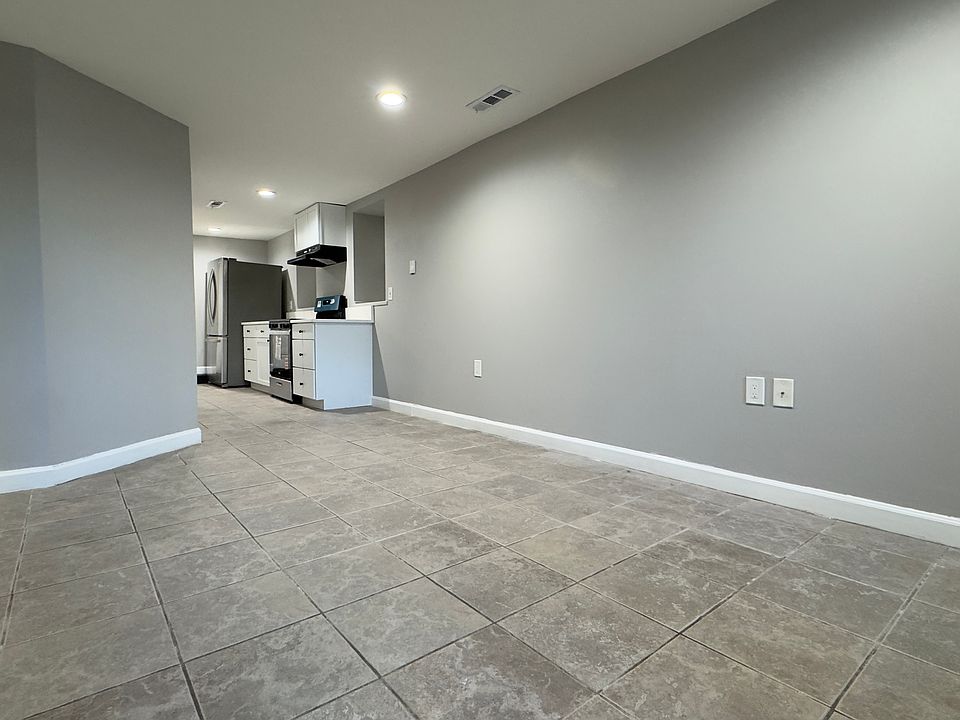 1st image of 2710 W Belden Ave #G