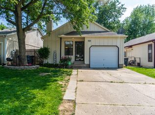 1902 W 62nd St S, Tulsa, OK 74132
