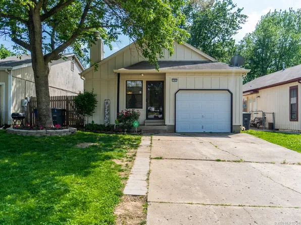 1902 W 62nd St S, Tulsa, OK 74132