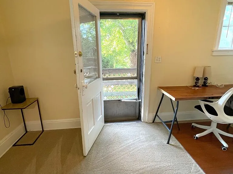 413 W Liberty St — Photo 11
