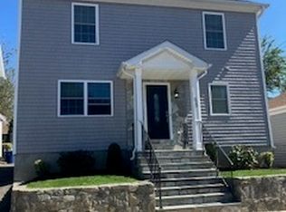 520 Wayne St, Bridgeport, CT 06606