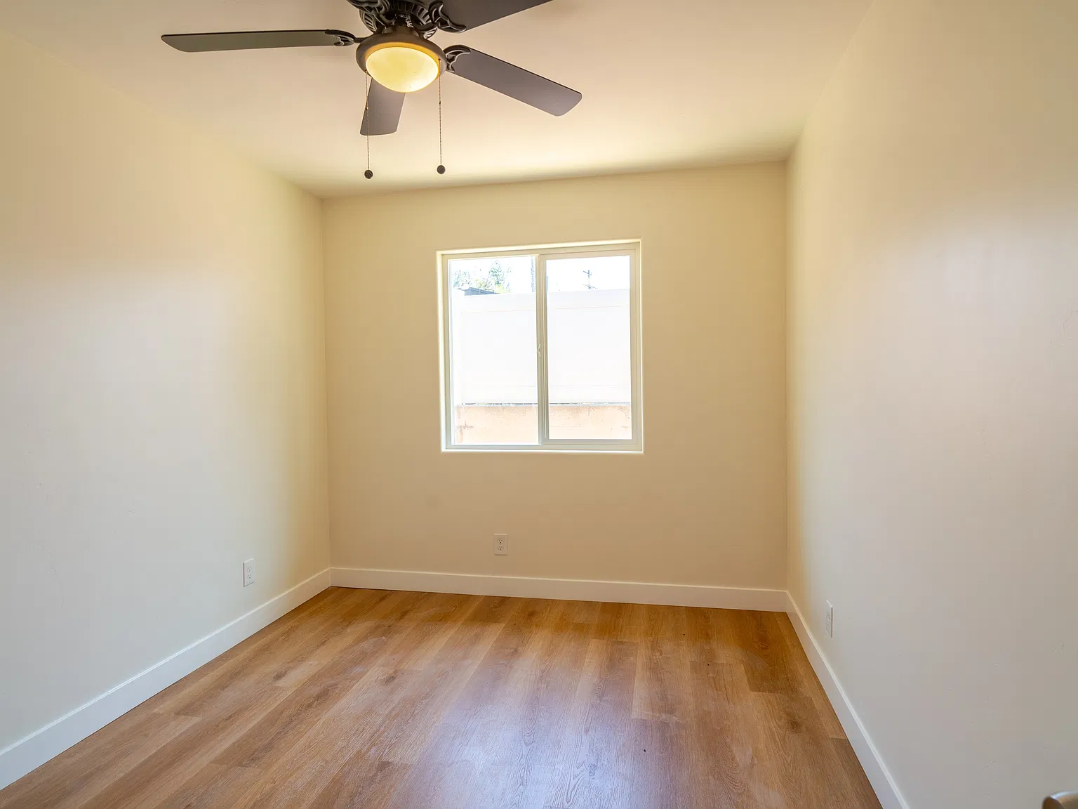 6402-06 Shane Place - 6406 - Bedroom 4 — Photo 4