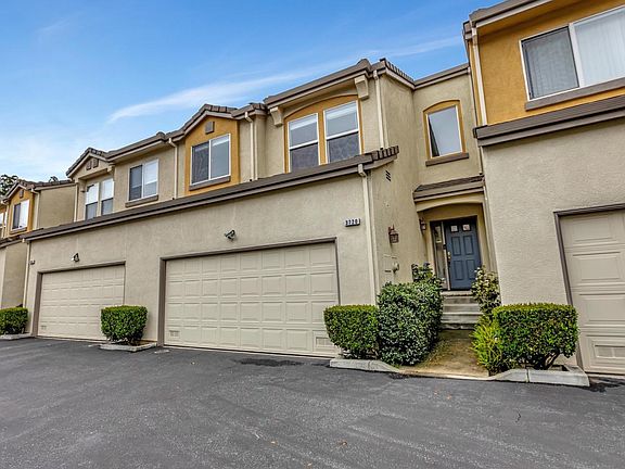 2nd image of 3720 Moorpark Ave