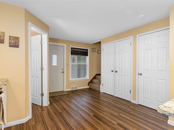 3rd image of 217 Edgewood Dr