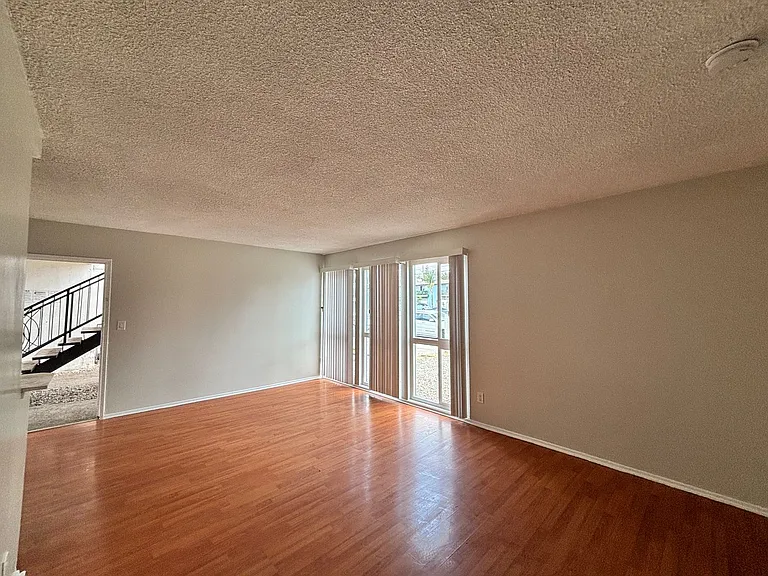 14914 Roscoe Blvd — Photo 3
