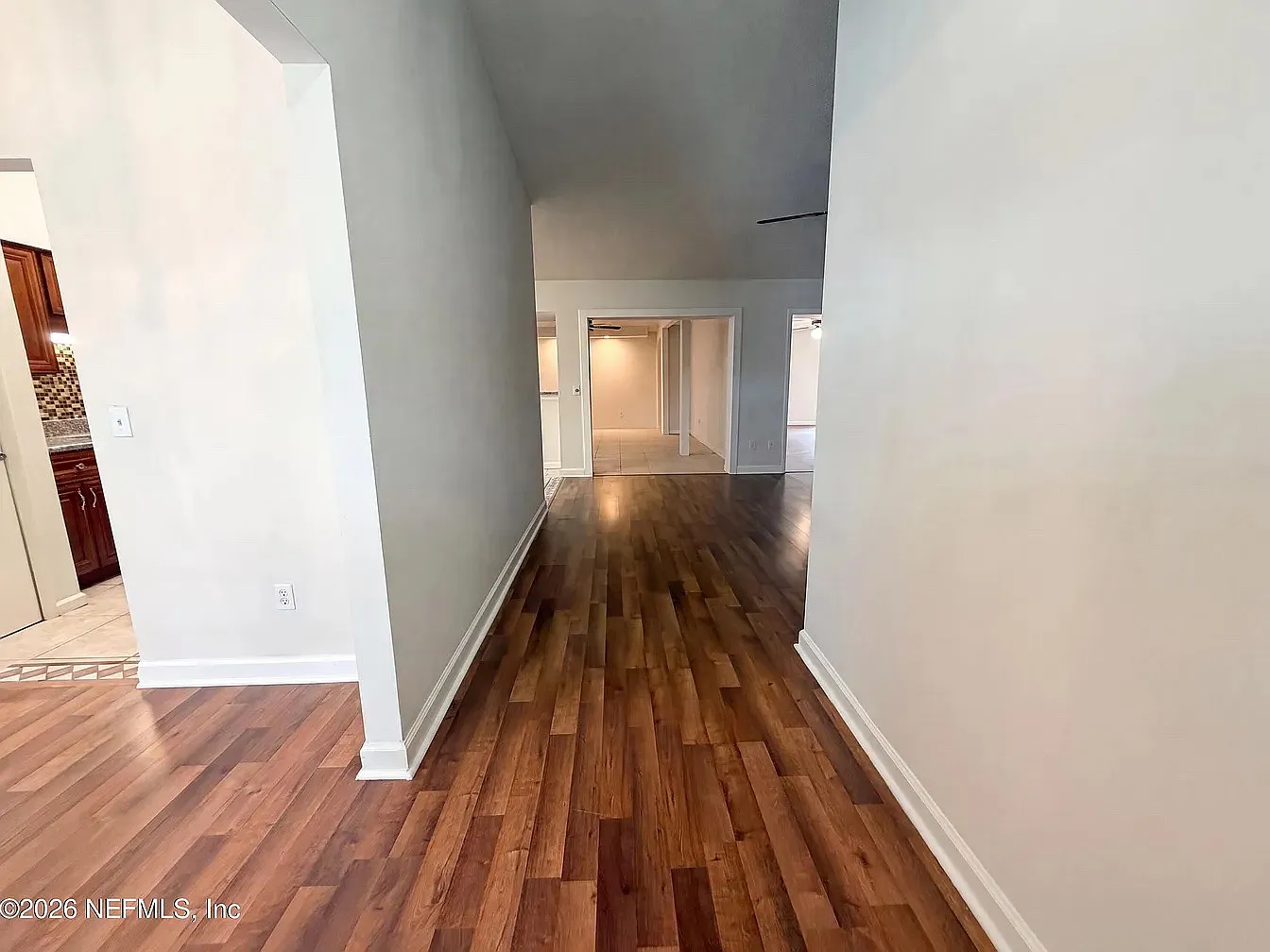 4 bed, 2500 sqft, $1,600 — Photo 1
