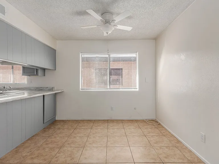 615 N Arrowhead Dr — Photo 10