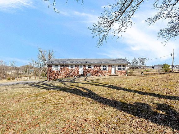 5th image of 1836 Forest Hill Rd