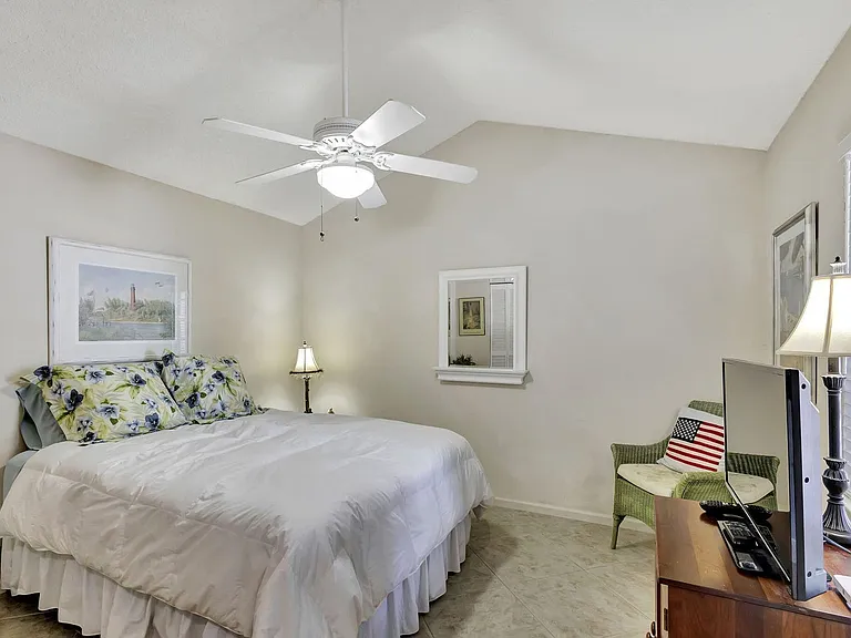716 Ocean Dunes Cir — Photo 37