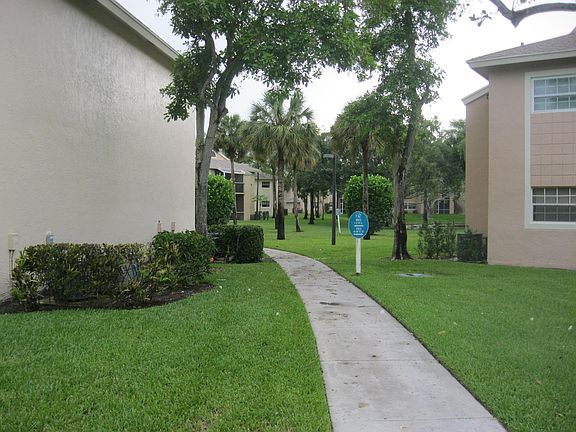 5th image of 891 Cypress Park Way #F6