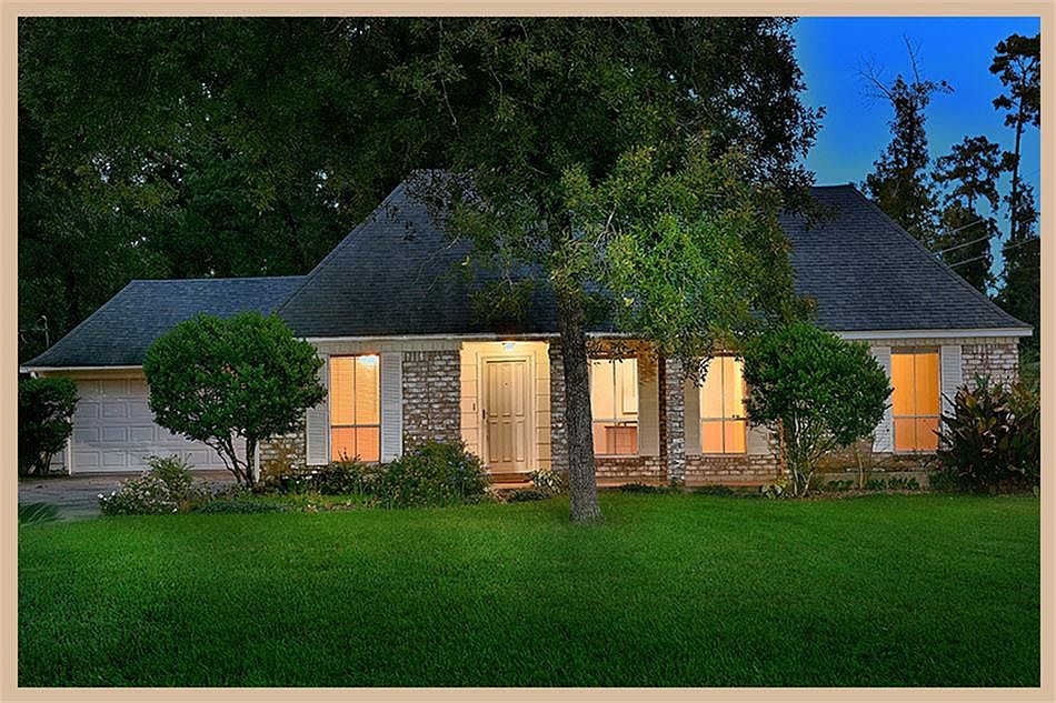 1st image of 8402 Oakwood Dr