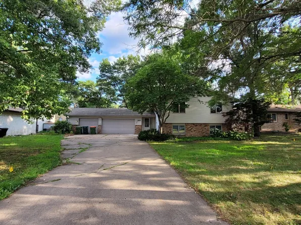 820 86th Ln NW, Coon Rapids, MN 55433