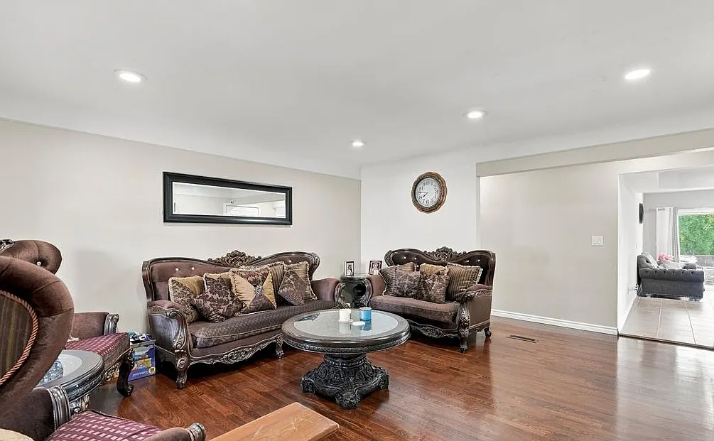 3 bed, 2642 sqft, $2,500 — Photo 3