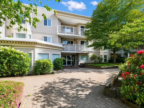 9948 151st St #311, Surrey, BC V3R 0V6