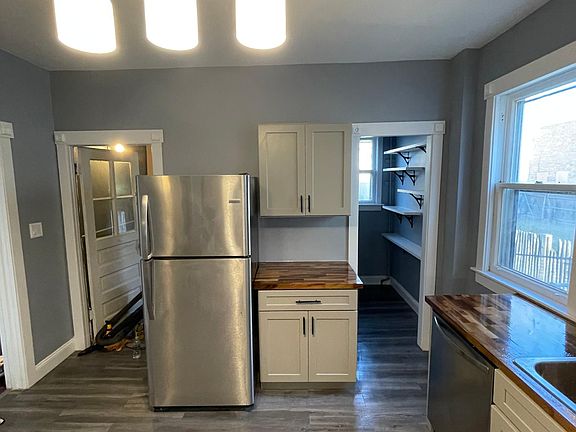 4th image of 9 Kent St #1