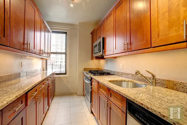 Rented by Halstead Real Estate | media 16