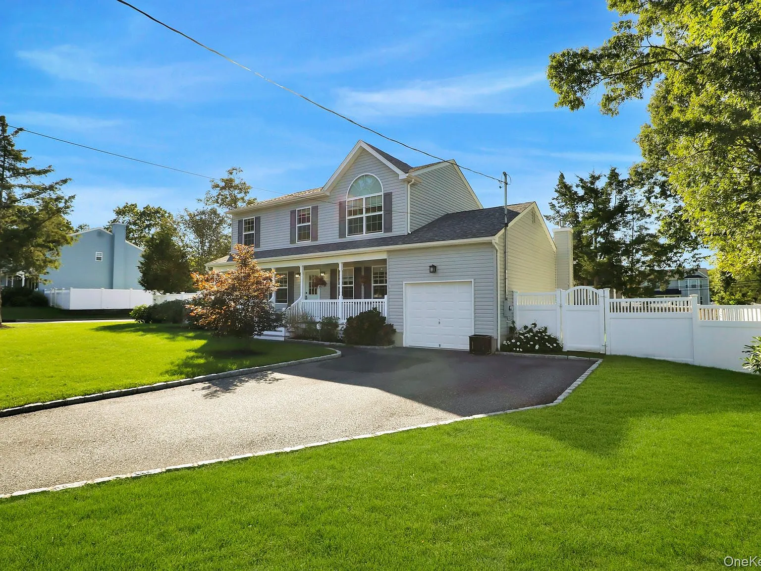 4 bed, 2.5 bath, 1713 sqft, $5,300 — Photo 2