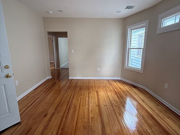 2nd image of 354 Jackson St Floor 1