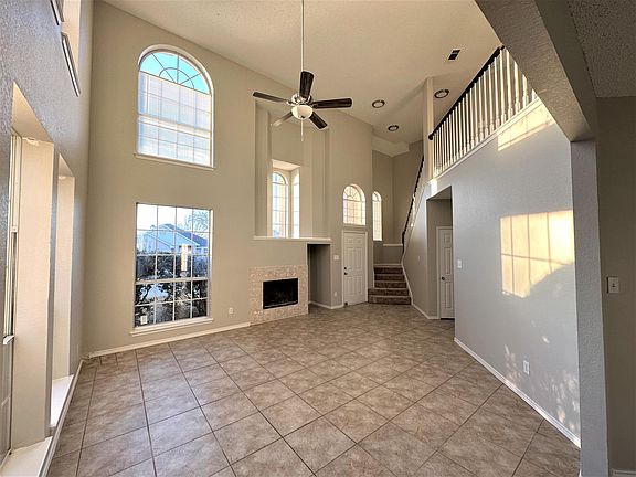2nd image of 6904 Club Creek Dr