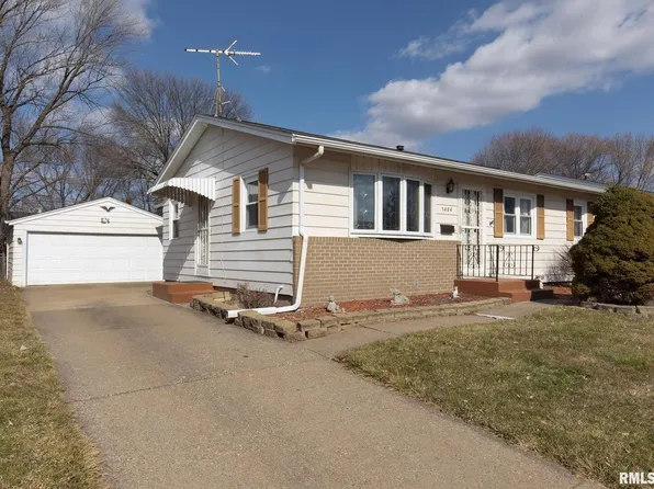 1424 E 33rd St, Davenport, IA 52807