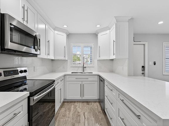 3rd image of 2860 NE 14th St #106D