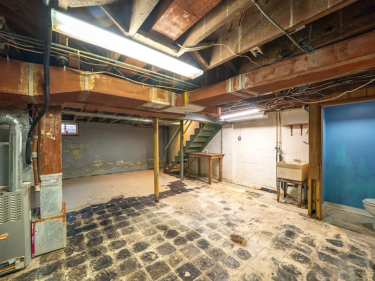 705 Eastshire Dr — Photo 33