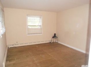473 County Road 111, Manorville, NY 11949