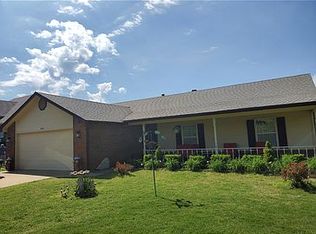2804 SE 3rd St, Bentonville, AR 72712