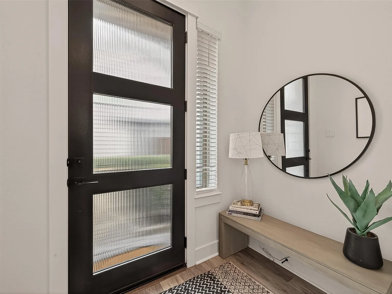 3 bed, 2.5 bath, 1794 sqft, $2,800 — Photo 3