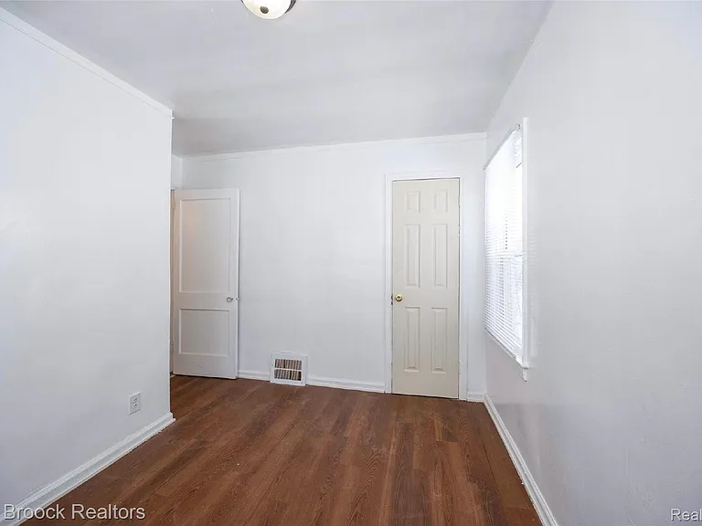 20059 Bloom St — Photo 16