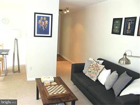 4th image of 10506 Weymouth St APT 204