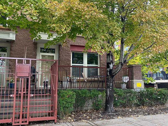 200 sq ft Patio with Private Entrance