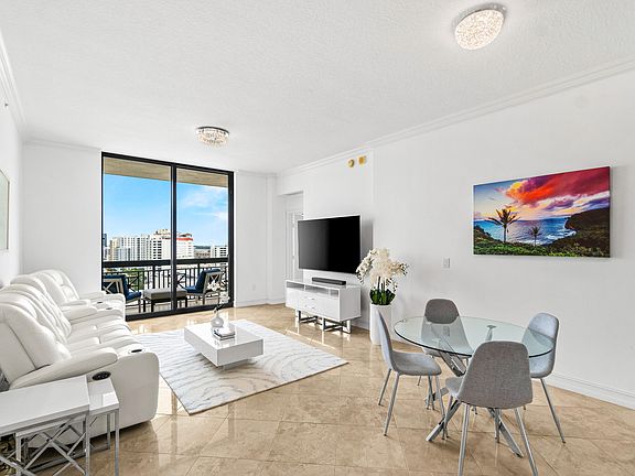 5th image of 701 S Olive Avenue #1022