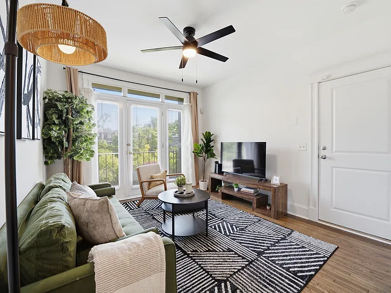 5744 Pershing Ave #1W — Photo 4