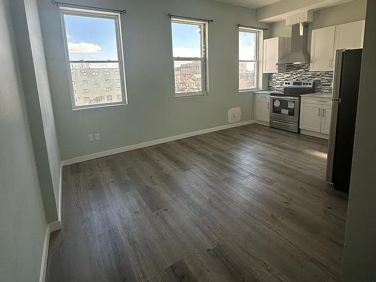 362 Richmond St #8 — Photo 1