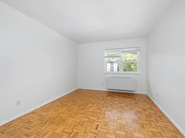 1111 River Road image 15 of 32