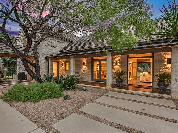 3rd image of 160 Hidden Springs Ct