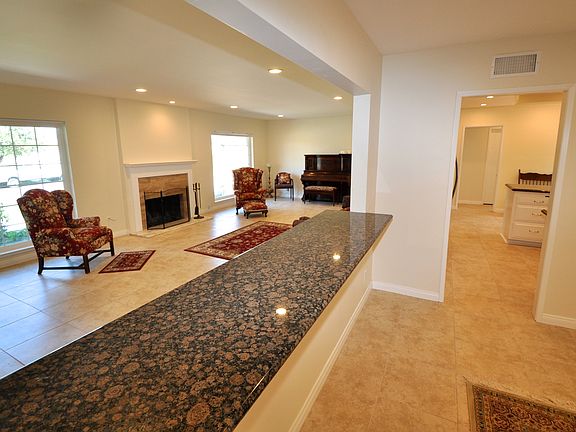 3rd image of 1119 Hendrix Ave