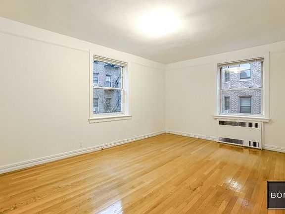 3rd image of 10719 70th Ave APT 409