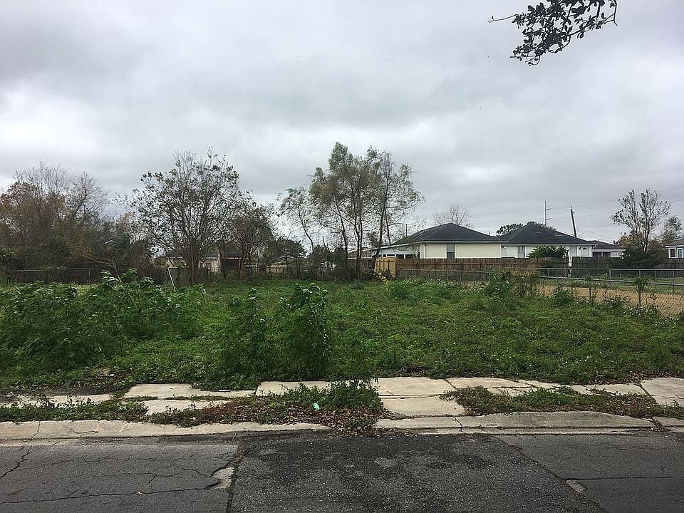 2nd image of 4850 America St